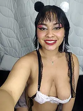 zoe love18 online show from 04/15/26, 04:18