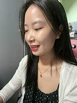 Linne6789 online show from 05/15/26, 03:59