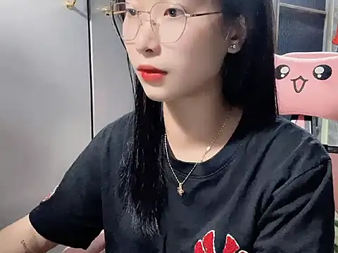 Snapshot of Linne6789 chatting on 03/01/26, 03:01 Linne6789 online show from 03/01/26, 03:01