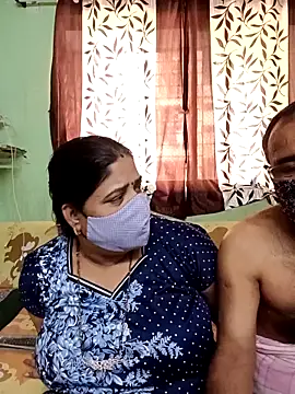 Snapshot of HoneyHush chatting on 02/14/26, 10:59 HoneyHush online show from 02/14/26, 10:59