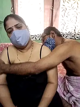 Snapshot of HoneyHush chatting on 02/25/26, 06:13 HoneyHush online show from 02/25/26, 06:13