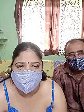 Snapshot of HoneyHush chatting on 02/05/26, 07:15 HoneyHush online show from 02/05/26, 07:15