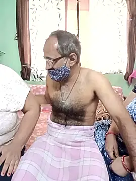 HoneyHush online show from 03/18/26, 10:40