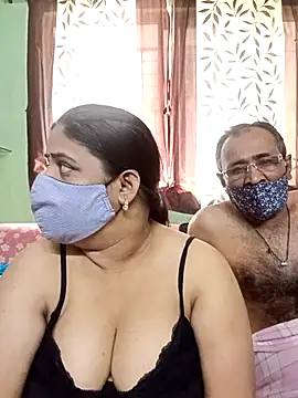 Snapshot of HoneyHush chatting on 02/26/26, 05:51 HoneyHush online show from 02/26/26, 05:51