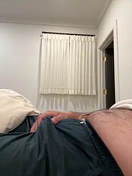 Snapshot of hairypokeballs chatting on 02/17/26, 03:26 hairypokeballs online show from 02/17/26, 03:26