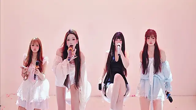 Snapshot of CC-0606 chatting on 02/03/26, 09:47 CC-0606 online show from 02/03/26, 09:47