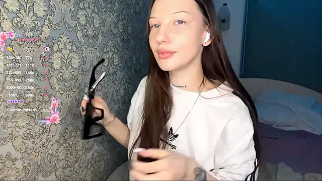 LumPetal online show from 02/20/26, 06:19