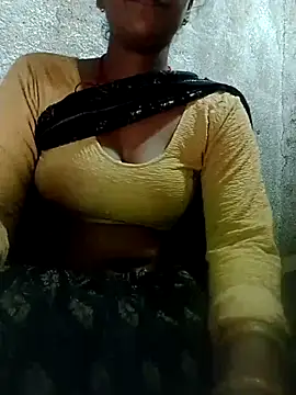 Snapshot of Sadhna_Bhabi143 chatting on 07/13/26, 10:14 Sadhna Bhabi143 online show from 07/13/26, 10:14