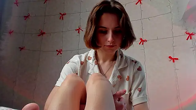 Snapshot of VelvetCaress chatting on 02/09/26, 09:29 VelvetCaress online show from 02/09/26, 09:29