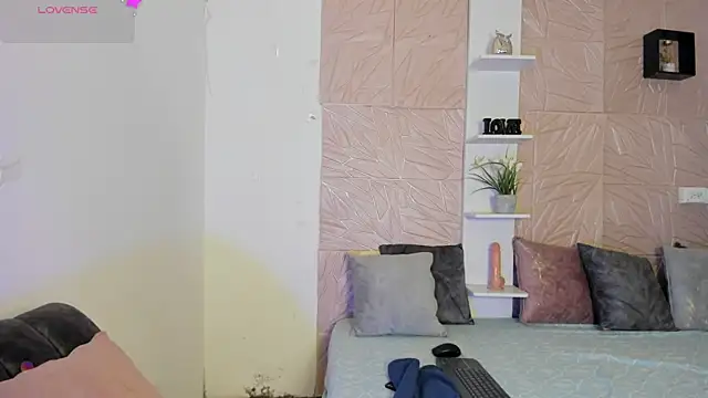 RebecaBlack  online show from 04/10/26, 07:21