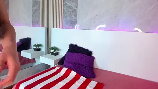 HannaWen  online show from 03/11/26, 12:43