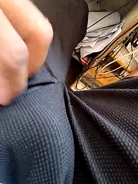 hot---boy1 online show from 02/18/26, 05:49