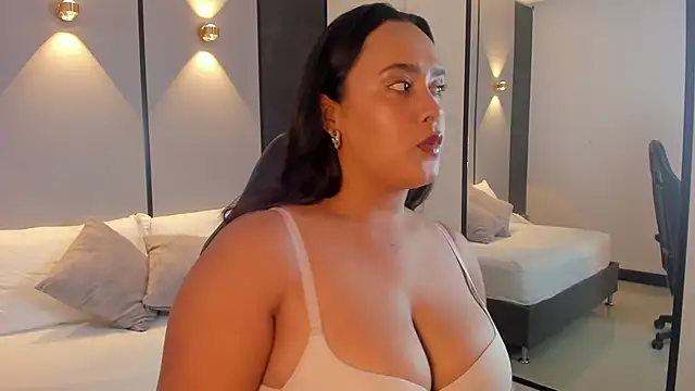 sophia solerr online show from 02/19/26, 07:55