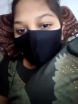 Snapshot of Priyani_2304 chatting on 02/06/26, 04:58 Priyani 2304 online show from 02/06/26, 04:58