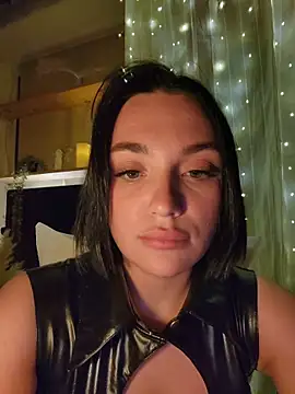 Snapshot of HotDevilGirl_ chatting on 02/14/26, 06:19 HotDevilGirl online show from 02/14/26, 06:19