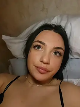 Snapshot of HotDevilGirl_ chatting on 02/16/26, 05:11 HotDevilGirl online show from 02/16/26, 05:11