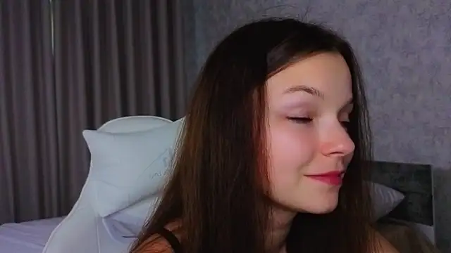Snapshot of ElizaPizza chatting on 05/21/26, 04:15 ElizaPizza online show from 05/21/26, 04:15