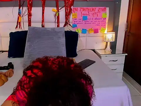 Snapshot of RED_VIOLETH chatting on 02/16/26, 01:54 RED VIOLETH online show from 02/16/26, 01:54