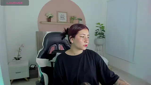 charlottee27  online show from 02/27/26, 07:24