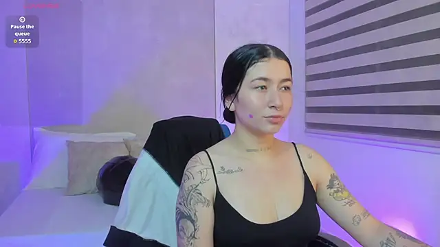 charlottee27  online show from 05/22/26, 02:09