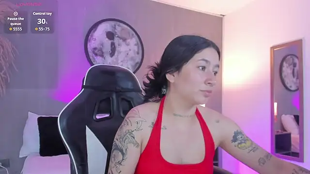 charlottee27  online show from 06/04/26, 02:05