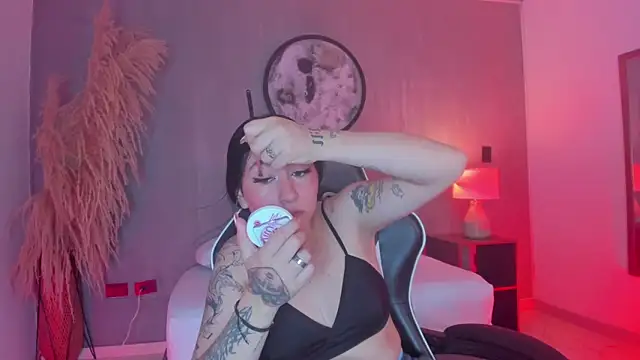 charlottee27  online show from 05/23/26, 02:32