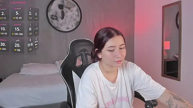 charlottee27  online show from 03/01/26, 07:52