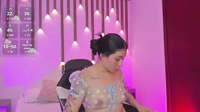 charlottee27  online show from 05/28/26, 01:57