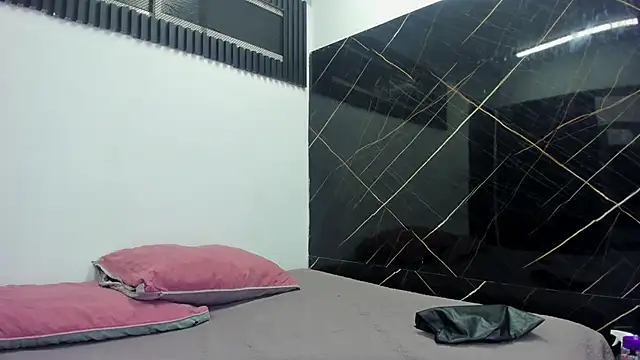 Snapshot of Ana-Spencer chatting on 02/02/26, 11:42 Ana-Spencer online show from 02/02/26, 11:42