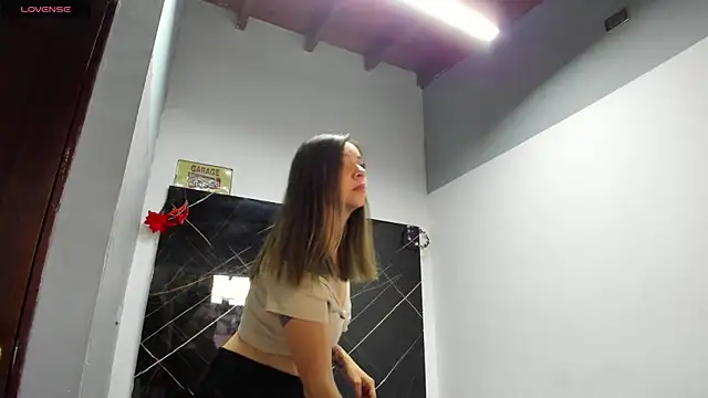 Ana-Spencer online show from 04/04/26, 01:06