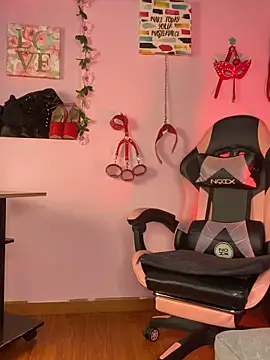 kenia thompsom01 online show from 03/19/26, 11:05