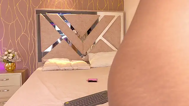 Snapshot of Sophia_blade1 chatting on 02/13/26, 12:27 Sophia blade1 online show from 02/13/26, 12:27