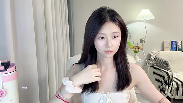 Snapshot of DYyyyyy-- chatting on 07/05/26, 12:12 DYyyyyy-- online show from 07/05/26, 12:12