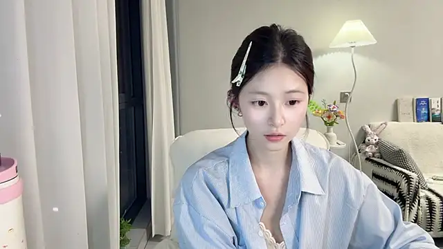 Snapshot of DYyyyyy-- chatting on 07/08/26, 11:44 DYyyyyy-- online show from 07/08/26, 11:44