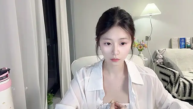 Snapshot of DYyyyyy-- chatting on 07/13/26, 12:26 DYyyyyy-- online show from 07/13/26, 12:26
