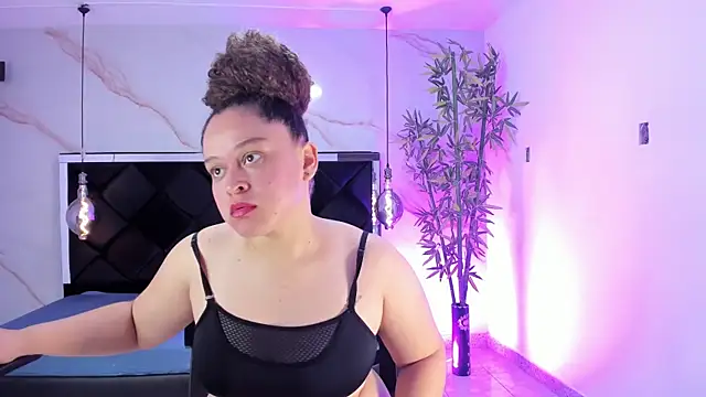 IrinaVoshh  online show from 04/18/26, 07:07