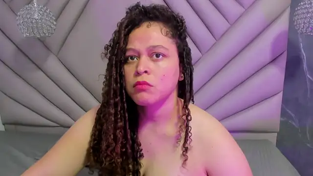 Snapshot of IrinaVoshh_ chatting on 02/13/26, 07:25 IrinaVoshh online show from 02/13/26, 07:25