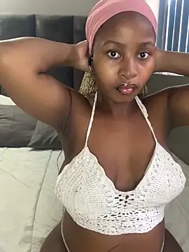 Snapshot of SexyLaylahx chatting on 02/14/26, 01:22 SexyLaylahx online show from 02/14/26, 01:22