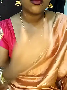 Snapshot of Chinnima143 chatting on 06/26/26, 04:02 Chinnima143 online show from 06/26/26, 04:02