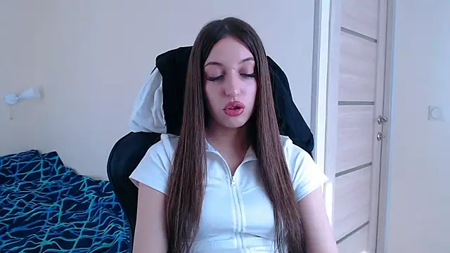 CutieWorm online show from 02/23/26, 11:11