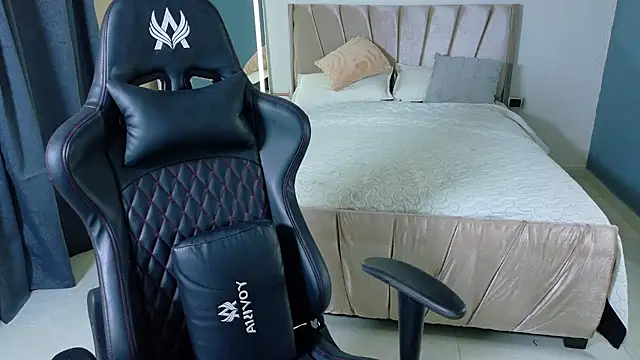 Alishaa sweet online show from 04/15/26, 07:58