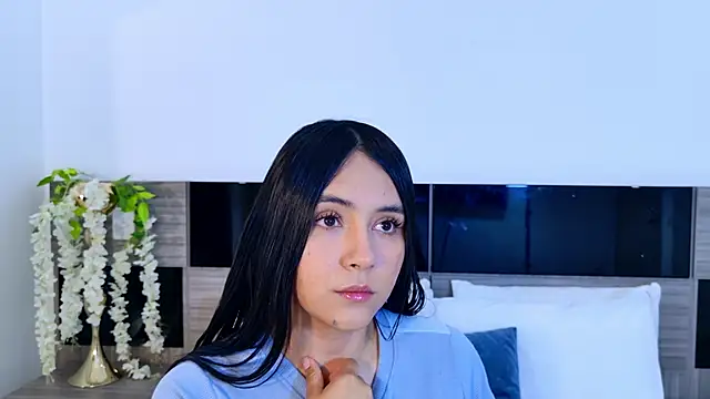 Snapshot of AlisonLamer chatting on 03/11/26, 12:10 AlisonLamer online show from 03/11/26, 12:10