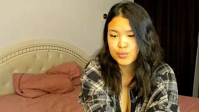 luna yum online show from 02/14/26, 07:25