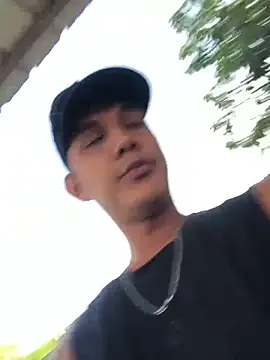 Snapshot of _Usher chatting on 02/24/26, 10:10 Usher online show from 02/24/26, 10:10