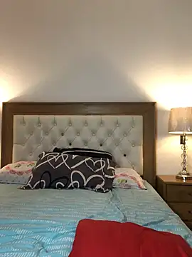 Snapshot of _Usher chatting on 02/21/26, 03:19 Usher online show from 02/21/26, 03:19