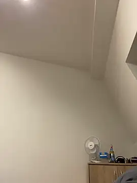 LeonieClaire online show from 02/10/26, 10:09