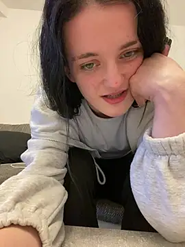 LeonieClaire online show from 02/17/26, 04:26