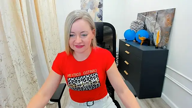 Snapshot of CharlotteKerti chatting on 05/31/26, 06:09 CharlotteKerti online show from 05/31/26, 06:09