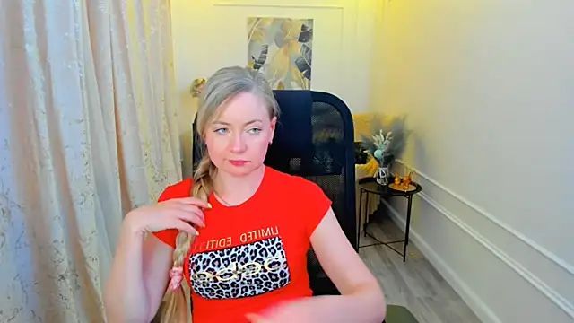 Snapshot of CharlotteKerti chatting on 06/03/26, 02:33 CharlotteKerti online show from 06/03/26, 02:33