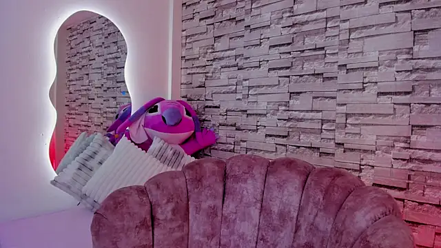 Elarossie online show from 02/16/26, 04:00